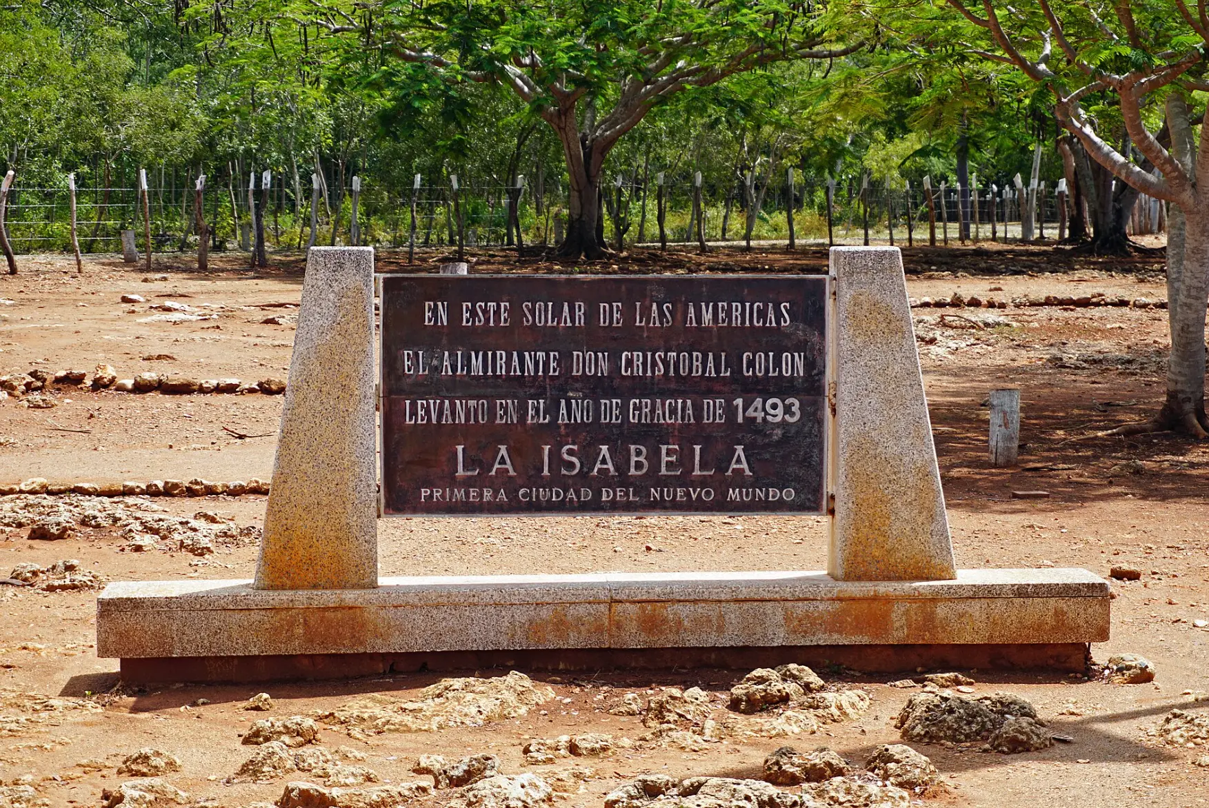 Description plate of the Historical and Archaeological National Park of La Isabela